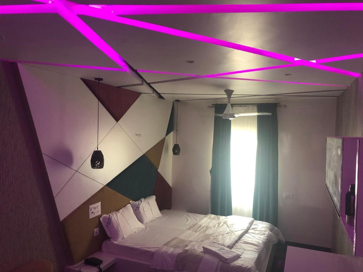 Dharmapuri C M Hotel المظهر الخارجي الصورة